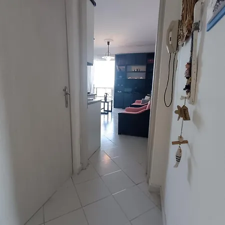 Sea View Apartment Kariani
