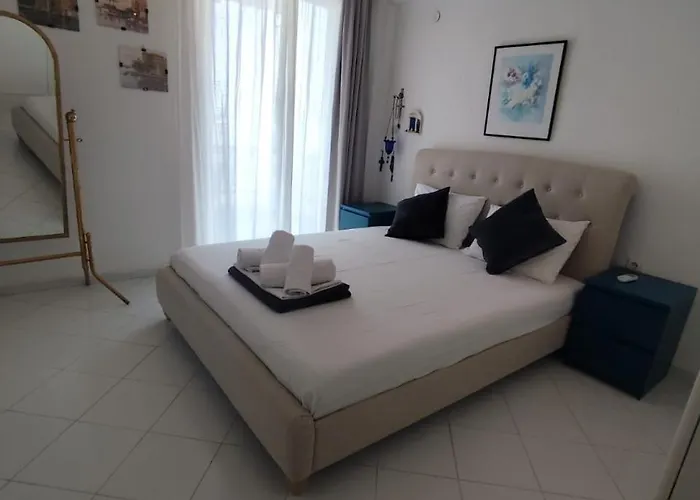 Sea View Apartmán Karianí